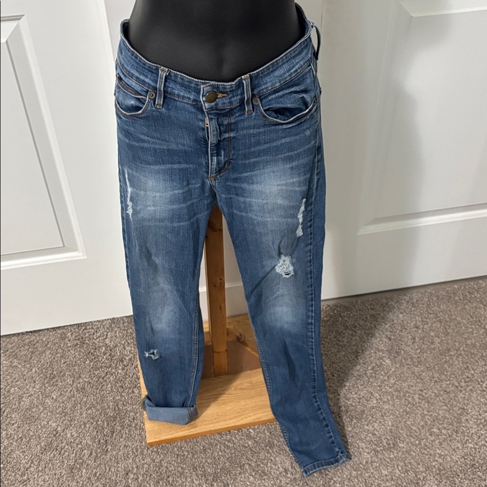 2/$15 Guess 1981 Medium Blue Skinny Jeans with Rips